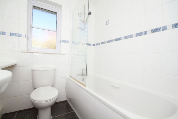 Cost of Shower Window Replacement in Bethlehem